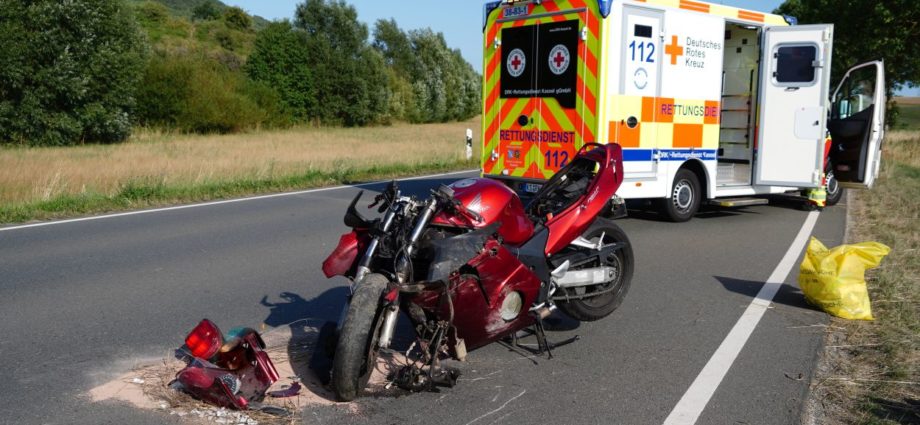 B450: Tödlicher Motorradunfall bei Wolfhagen