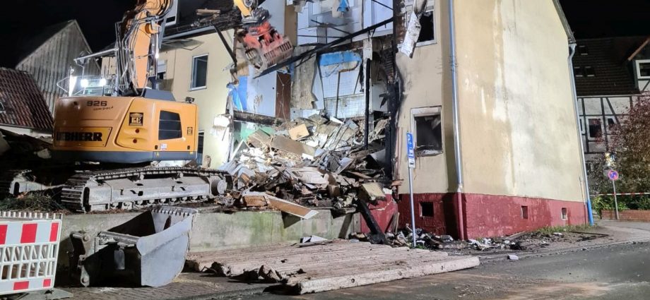 Nach Brand in Ahnatal: Ursache bleibt wohl unklar – Haus zum Teil abgerissen