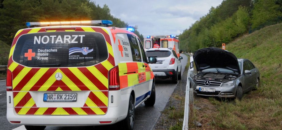 A49 – PKW schleudert bei Borken von der Autobahn