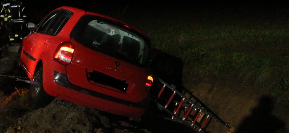 B251 nach Verkehrsunfall voll gesperrt