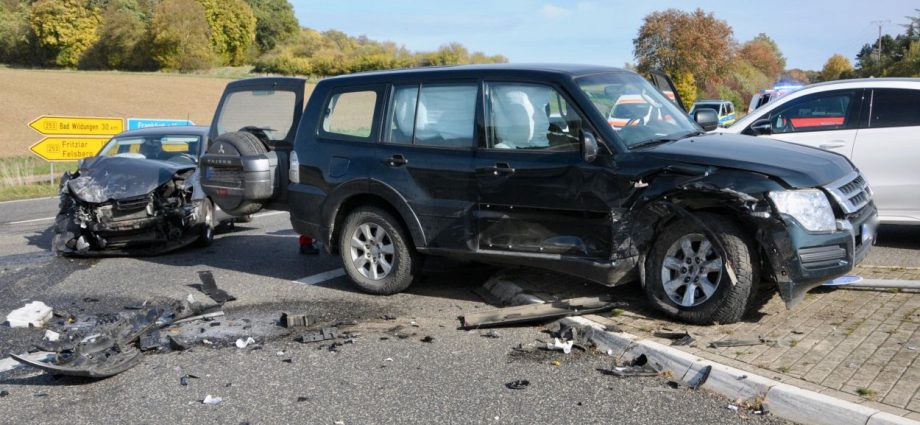 Verletzte nach Vorfahrtmissachtung auf B253