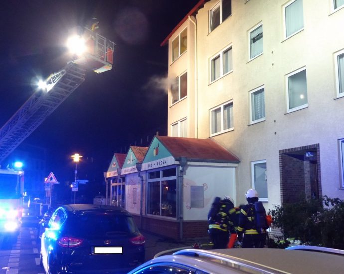 KS: Wohnungsbrand in Mehrfamilienhaus – Bewohner verletzt