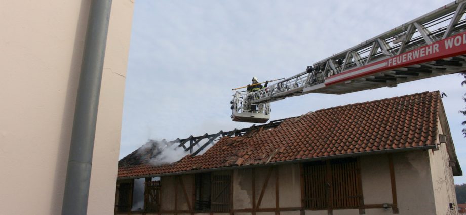 WOH: Dachstuhlbrand einer Scheune