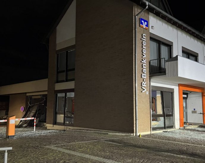 Osthessen: Geldautomat in Bank-Filiale in Bebra gesprengt