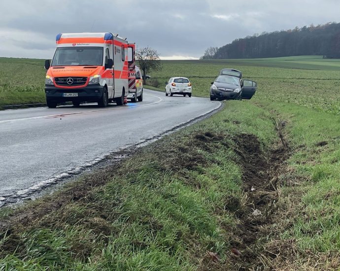 Frau bei Unfall nahe Gudensberg leicht verletzt