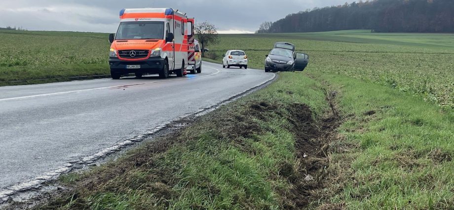 Frau bei Unfall nahe Gudensberg leicht verletzt