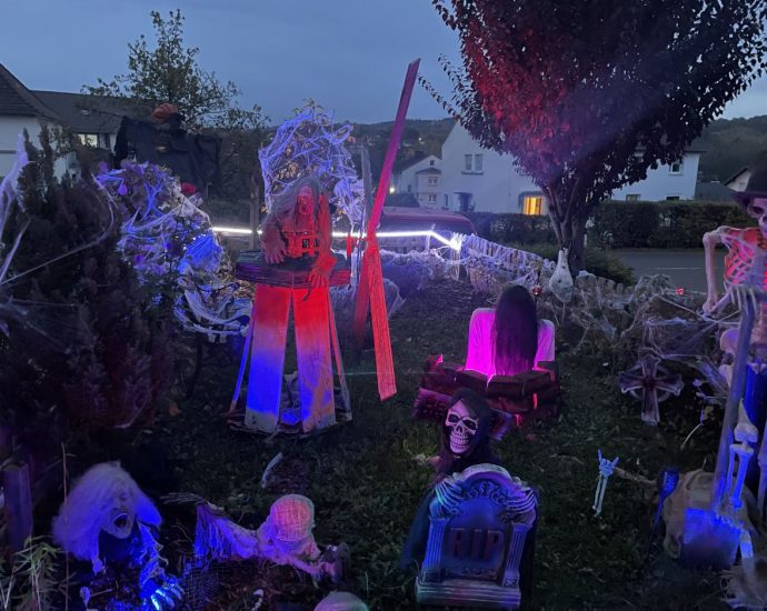 Homberg: Großer Andrang am Halloween-Haus in der Gruselnacht
