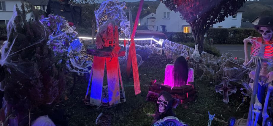Homberg: Großer Andrang am Halloween-Haus in der Gruselnacht