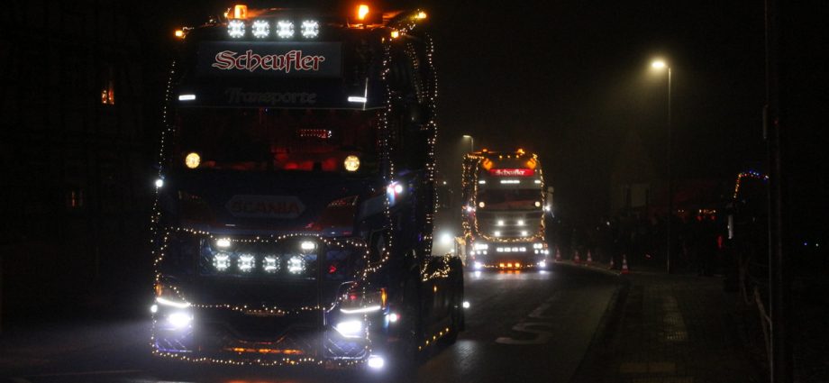 Marburg – Weihnachtlich geschmückte Trucks begeistern Groß und Klein (VIDEO)
