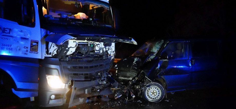 Schwerer Unfall auf B450 in Höhe Twistesee