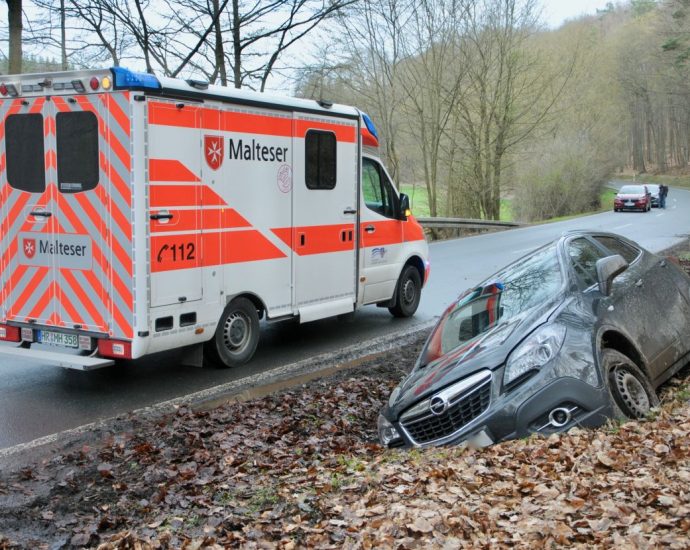 Vor Wasserdurchlass gekracht – Zwei Verletzte