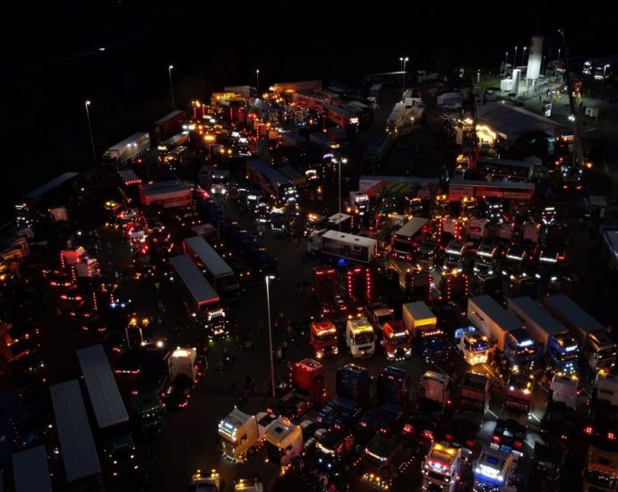 Rüssel Truck Show – Über 400 LKW begeistern groß und klein (VIDEO)
