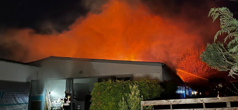 Über 100 Einsatzkräfte bei Großbrand in Besse