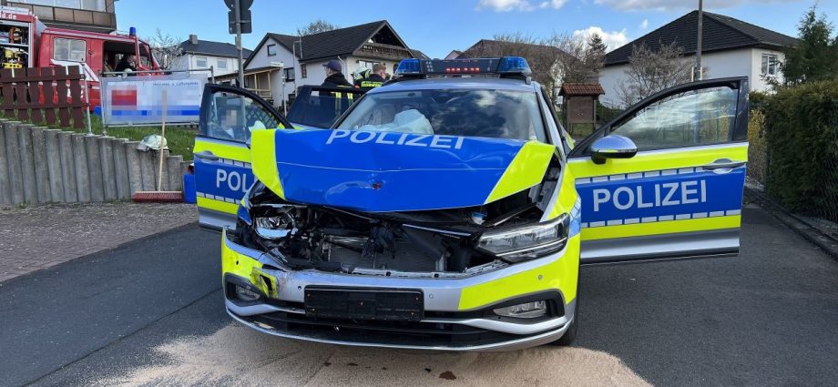 Zwei Polizisten nach Verfolgungsfahrt in Bad Hersfeld verletzt