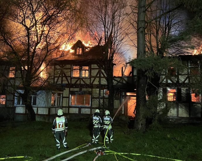 Wohnhaus des „Kannibalen von Rotenburg“ in Vollbrand