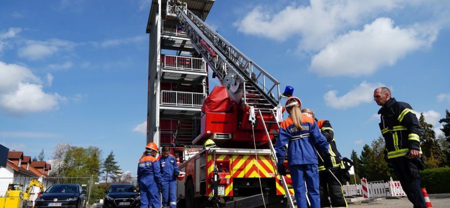 Girlsday: 23 Mädchen besuchten die Freiwillige Feuerwehr Vellmar