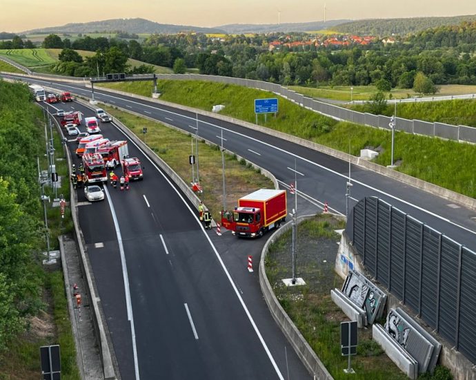 A49 – Großaufgebot von Feuerwehren und Rettungsdiensten am Tunnel Frankenhain