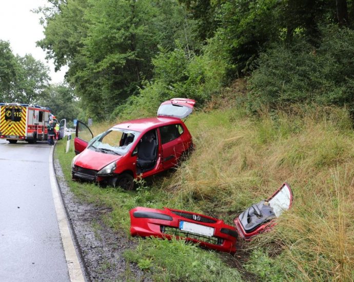 Südhessen: Alleinunfall auf regennasser Fahrbahn bei Bad König