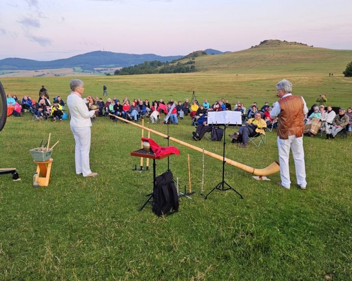 Klangvoller Sonnenaufgang am Dörnberg (VIDEO)