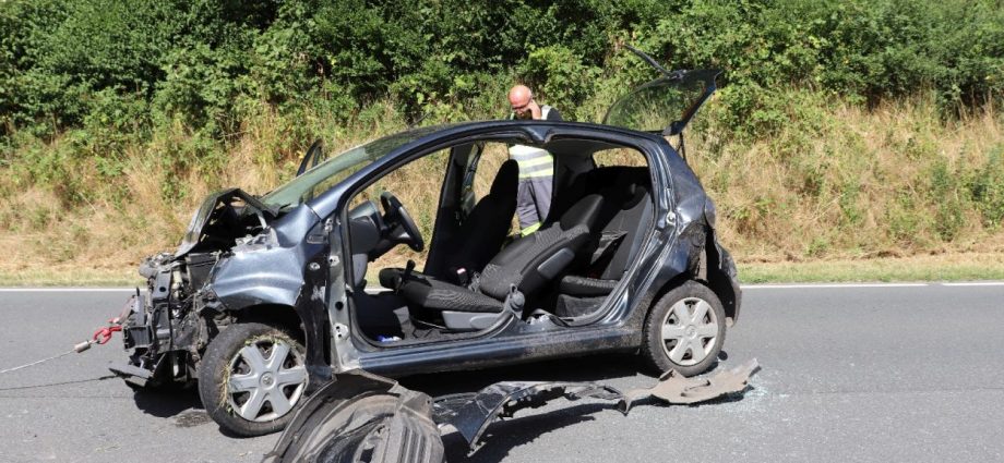 Schwerer Alleinunfall auf B45 bei Bad König