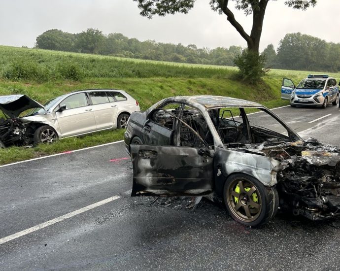 HOG: PKW geht nach Unfall in Flammen auf – Zwei Schwerverletzte