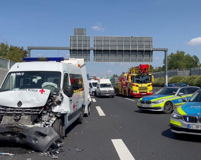 Vier Verletzte bei Auffahrunfall auf A7