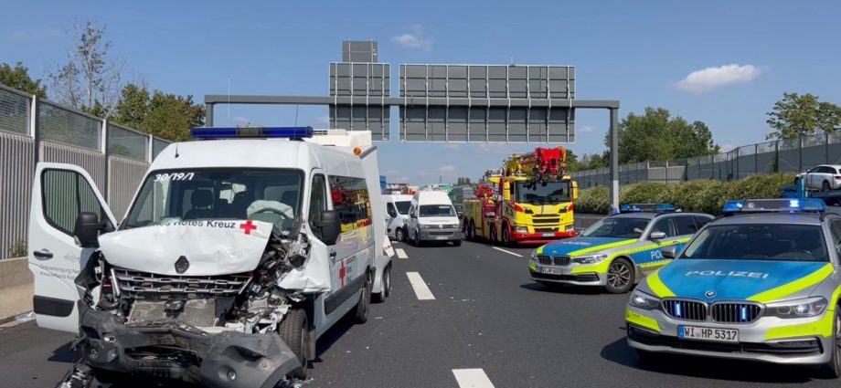 Vier Verletzte bei Auffahrunfall auf A7