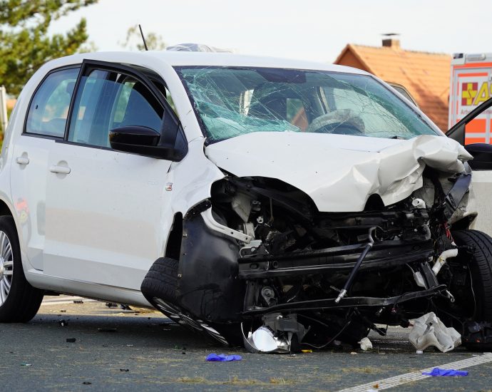 Unfall bei Grebenstein: 79-Jährige in kritischem Zustand