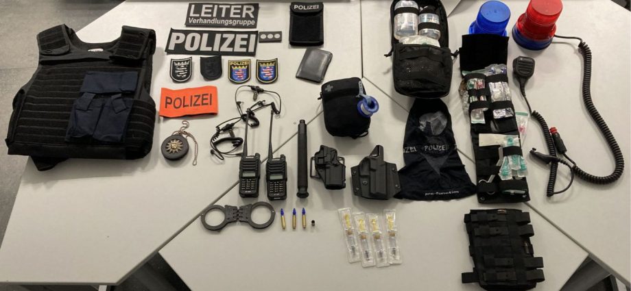 Vollausgestatteter Fake-Polizist in Kontrolle aufgeflogen