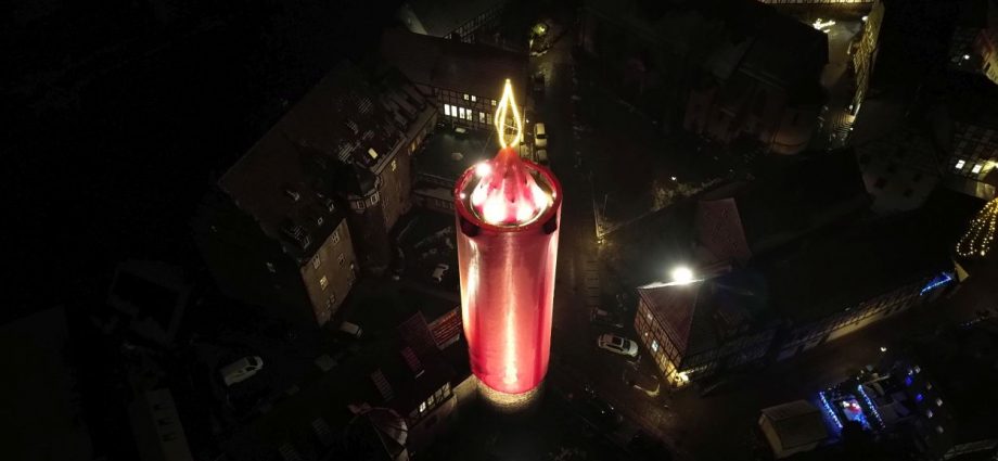 Die Schlitzer Weihnachtskerze in Mittelhessen (VIDEO)
